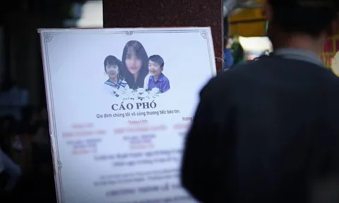 Tang lễ nghẹn lòng của 3 mẹ con vụ cháy quán bún ốc: Người thân bật khóc, quỵ ngã bên di ảnh