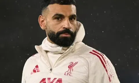 Salah đẩy Liverpool vào ngã rẽ lớn: Giữ lại HLV Slot hay để ngôi sao người Ai Cập rời đi?