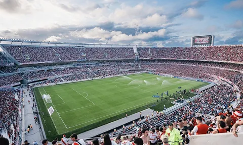 Sân vận động Estadio Monumental: Thánh đường bóng đá hùng vĩ của Nam Mỹ