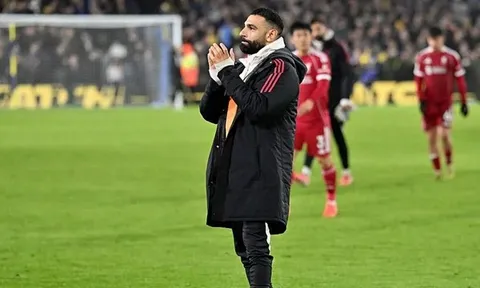 Chris Sutton: "Thật đáng xấu hổ cho Mohamed Salah"