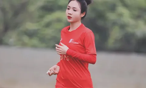 "Hoa khôi sân cỏ" Trần Thị Duyên: Tài năng và khát khao bùng nổ
