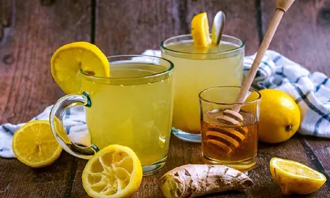 Điều gì xảy ra với cơ thể nếu thường xuyên uống nước chanh mật ong ấm vào buổi sáng?