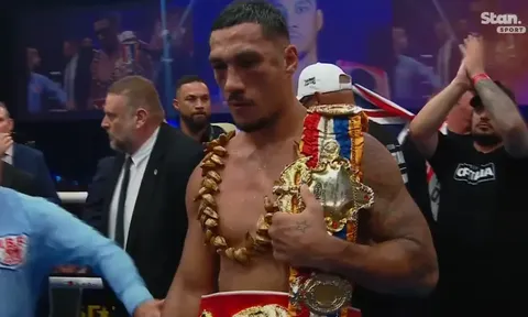 Jai Opetaia hạ knock-out tàn bạo Cinkara, nhưng phẫn nộ với chính màn trình diễn của mình