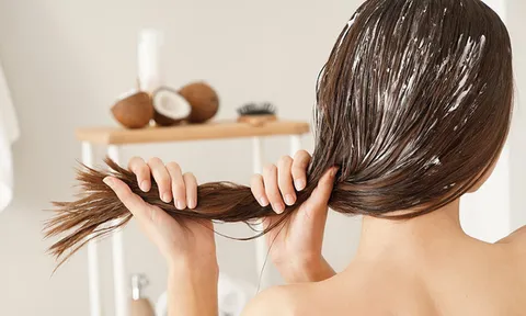 5 mẹo chăm sóc tóc mùa đông khỏe đẹp