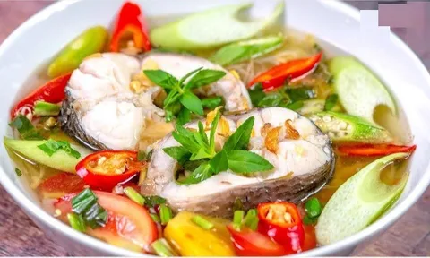 Cách nấu canh cá dứa chua thơm ngon, hết sạch mùi tanh
