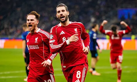 Carragher bình luận về quả phạt đền giúp Liverpool thắng Inter Milan 1-0