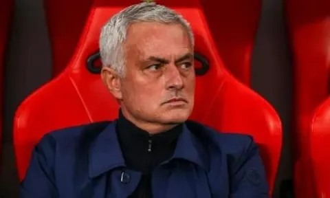 Mourinho: Napoli mạnh mẽ hơn nhưng Benfica sẽ không khóc vì thiếu ngôi sao