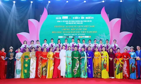Sắc áo dài phủ kín Hưng Yên: 1.500 người xếp hình bản đồ Việt Nam tại Festival Áo dài Du lịch Việt Nam 2025