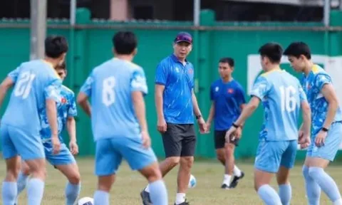 HLV Kim Sang-sik đánh giá sức mạnh của U22 Malaysia trước trận quyết định