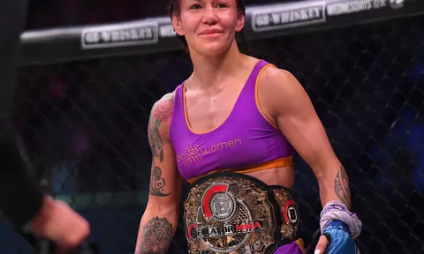 Cris Cyborg: Di sản của một huyền thoại và cái bóng của kẻ 'thua rồi bỏ cuộc' Ronda Rousey