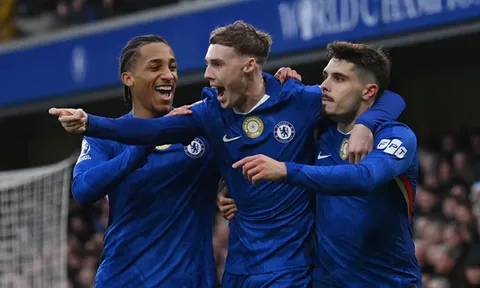 Cole Palmer đưa Chelsea vào top 4, được HLV Maresca khen ngợi