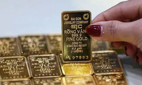 Giá vàng hôm nay 14/12: Vàng miếng trong nước tăng vọt gần 1 triệu đồng, thị trường nóng trở lại