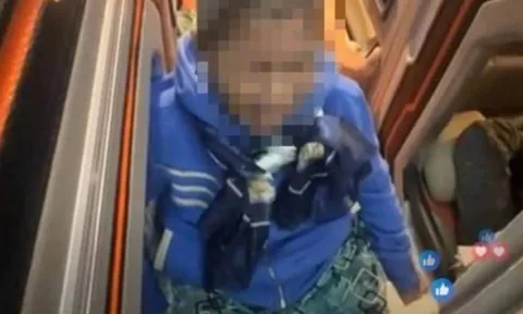 Xác minh clip mẹ già khóc nức nở trên xe khách: Sự thật ra sao?