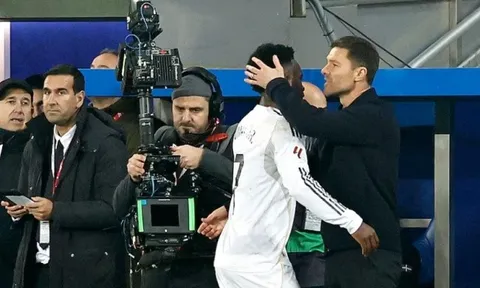 Real Madrid thắng Alaves 2-1: Alonso chỉ trích quyết định của tổ VAR