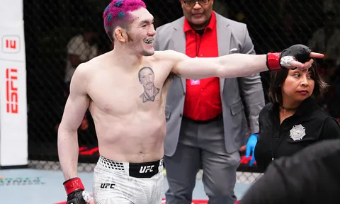 Cú đá trời giáng tại UFC Vegas 112: Melquizael Costa 'tắt đèn' Morgan Charriere, khép lại năm 2025 viên mãn