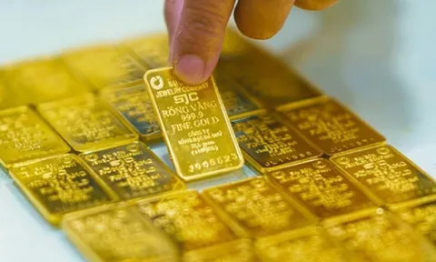 Giá vàng hôm nay 17/12/2025: Bất ngờ đảo chiều sau cú lao dốc 1,6 triệu đồng/lượng