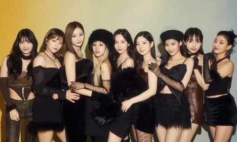 TWICE liên tiếp bị xâm phạm đời tư, JYP ra cảnh báo khẩn
