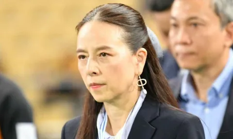 Madam Pang có phản ứng “căng” sau trận thua cay đắng của U22 Thái Lan, chỉ nói 3 từ đầy đau lòng