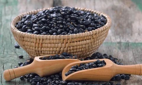 5 người không nên ăn đậu đen thường xuyên
