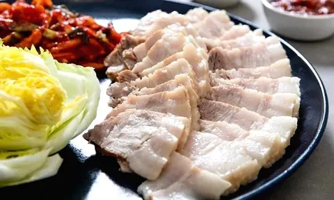 Cách luộc thịt ba chỉ bằng lò vi sóng, không dùng nước cực ngon