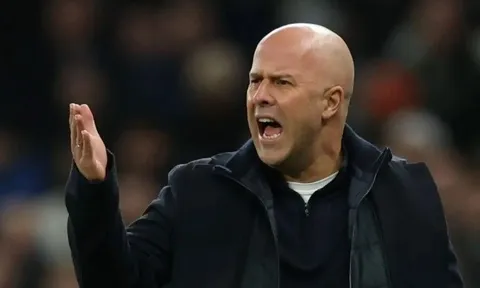 Liverpool thắng Tottenham: Arne Slot khen Wirtz, rút Frimpong gây chú ý