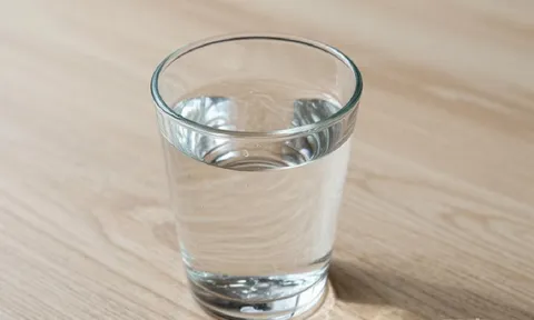 Cách uống nước trước bữa ăn giúp giảm cân, đốt mỡ hiệu quả