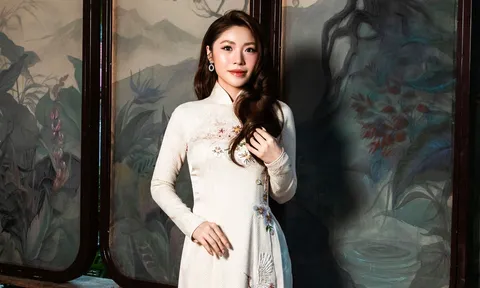 Hoa hậu Thanh Thảo đảm nhận vai trò vedette trong show diễn kỷ niệm 30 năm làm nghề của NTK Võ Việt Chung