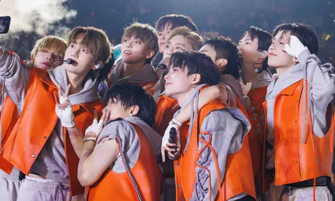 Viral khoảnh khắc dàn tân binh cùng các anh tài, chị đẹp ở hậu trường