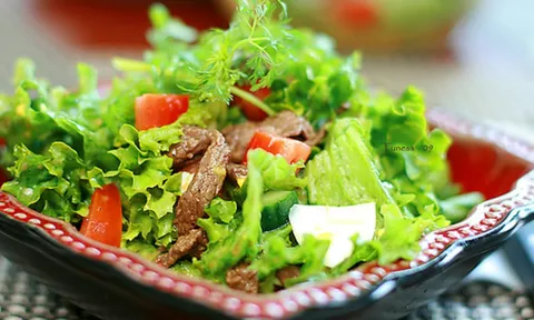 Buổi tối, ăn rau xà lách giúp thư giãn và ngủ ngon hơn