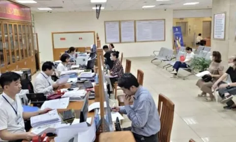 Từ 01/01/2026, trường hợp nào cán bộ, công chức nam được hỗ trợ thêm 500.000 đồng/tháng?