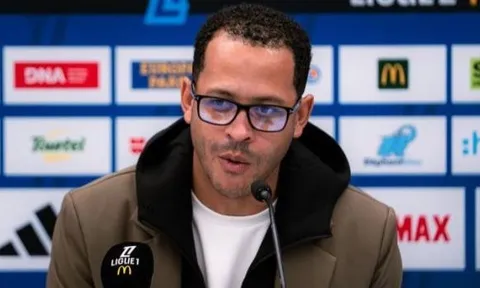 Lộ diện rào cản duy nhất ngăn Rosenior đến Chelsea