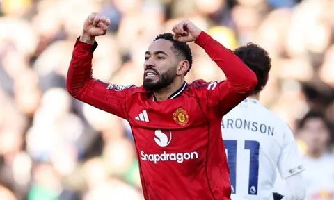 Cunha khiến chảo lửa Elland Road câm lặng