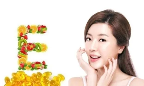 Nên ưu tiên vitamin C hay vitamin E trong chăm sóc da?