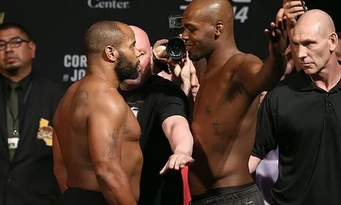 Kỳ phùng địch thủ Jon Jones và Daniel Cormier: Màn tái ngộ không tưởng trên ghế huấn luyện viên
