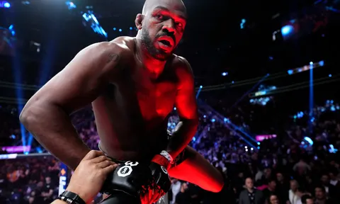 Dominick Cruz khẳng định Jon Jones sẽ 'bắt nạt' Tom Aspinall: "Cậu ta chỉ toàn đấu với những người không biết vật"