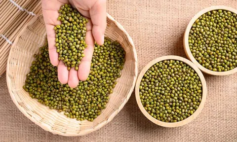 Ăn đậu xanh rất bổ nhưng có 5 nhóm người phải tránh xa