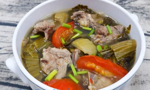 Cách nấu canh dưa cải chua sườn non ngon ngọt, chua chua vô cùng hấp dẫn