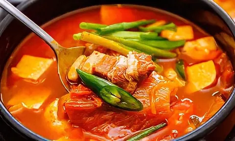 Cách nấu canh kim chi ngon chuẩn vị