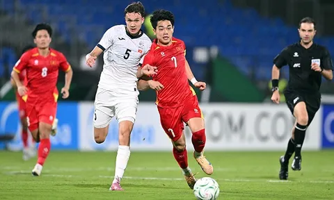 Hai sao U23 Việt Nam được giữ lại sân để thử doping