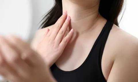 3 thói quen đơn giản giúp vùng da cổ mịn màng, chậm lão hóa