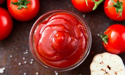 Thường xuyên ăn tương cà chua, cơ thể có thể gặp 7 vấn đề nghiêm trọng