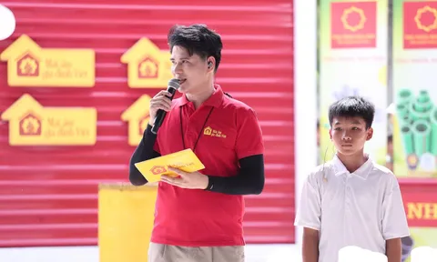 Vũ Mạnh Cường từ MC chính luận đến thành công khi dẫn dắt ở 2 chương trình nhân văn lấy nước mắt người xem