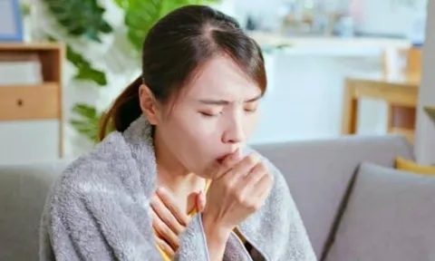 Cảnh báo: 3 kiểu ho nguy hiểm báo hiệu ung thư phổi, cô gái trẻ qua đời chỉ sau 2 tuần