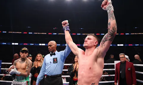 Zuffa Boxing chào sân: Callum Walsh và Efe Ajagba lĩnh ấn tiên phong trong những cặp đấu gây hoài nghi