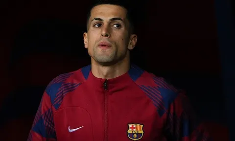 Barca đăng ký Cancelo thay thế Christensen