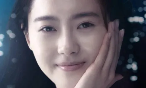 Phụ nữ trung niên có 3 nét hấp dẫn 'chết người' vượt thời gian