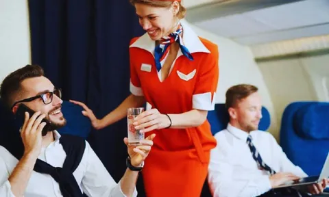 Tại sao các tiếp viên không về nhà sau khi hạ cánh mà thường thích qua đêm ở khách sạn 5 sao?