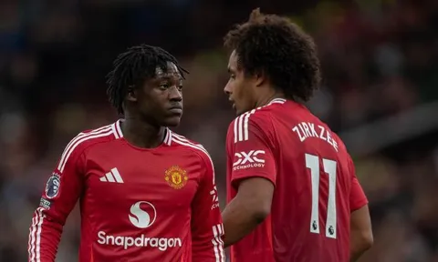 Man Utd đóng băng thương vụ Zirkzee và Mainoo