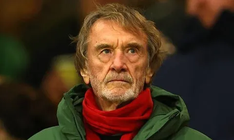MU trôi dạt vì ảo vọng sao chép Man City