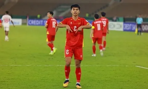 Lê Phát đền đáp niềm tin của HLV Kim Sang-sik